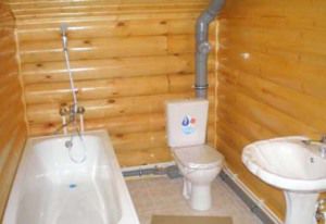 salle de bain d'une maison en bois