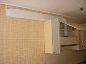 la ventilation en plastique est très soignée et s'intègre parfaitement à l'intérieur