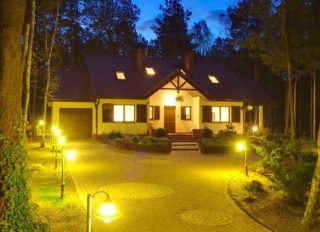 L'utilisation d'un interrupteur croisé est appropriée lorsque vous avez besoin d'éclairer une grande surface L'utilisation d'un interrupteur croisé est appropriée lorsque vous avez besoin d'éclairer une grande surface